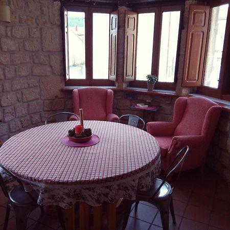 Hotel Rural Del Medico Regumiel de la Sierra Екстер'єр фото